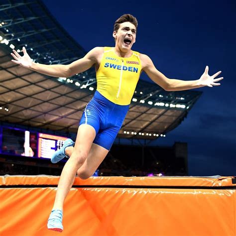 Sweden's armand duplantis set a world pole vault record of 6.18 metres at an indoor meeting in glasgow on saturday, adding one centimetre to the record he set in poland last week. Mondo Duplantis pole vault