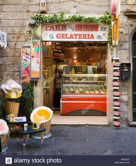 Italian ice cream, niagara falls, ontario. Gelateria Ice cream shop Rome Lazio Italy Stock Photo - Alamy