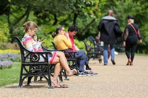 Lockdown Hope Boris Plans ‘picnic And Park Bench Meetups In First