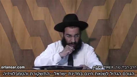 בתחקיר הגנגסטרים של פנים אמיתיות מביא אמנון לוי כמה סיפורים מרתקים מפיהם של מי שהיו בכירים בעולם התחתון המקומי, אך המשדר המסקרן לא מתעלה לכדי חוויה טלוויזיונית שמצליחה לחדש. הפנים האמיתיות של אמנון לוי - חרדים לא מתנשקים ! - YouTube