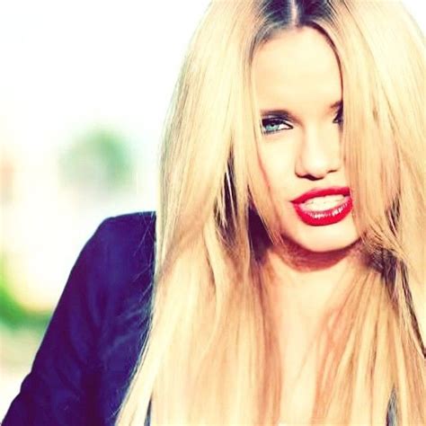 Alli Simpson Beauty Celebrities Beautiful