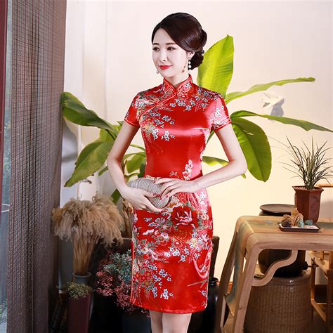 Graceful Red Satin Short Qipao