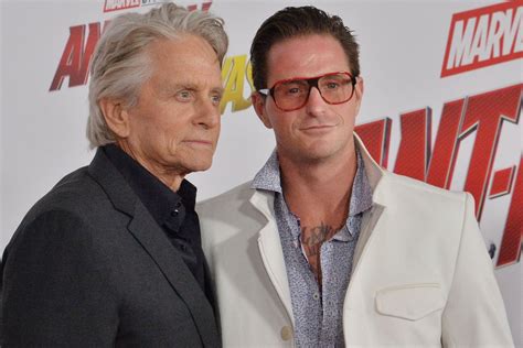 Kirk Douglas 101 Spends Time With Great Granddaughter In New Photo