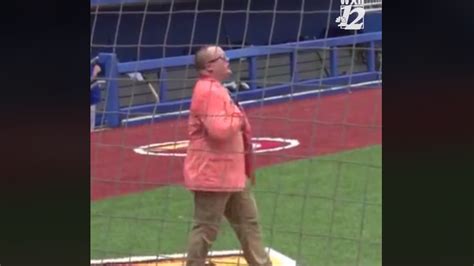 Feb 07, 2021 · 13 worst celebrity national anthem performances of all time, from roseanne to steven tyler (videos) how will jazmine sullivan and eric church sound in their duet for 2021's super bowl? 'Worst' National Anthem rendition ever happened at NC game ...