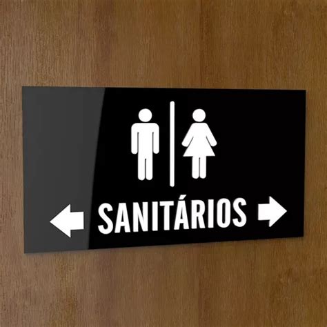 placa banheiro masculino e feminino com setas indicativas parcelamento sem juros