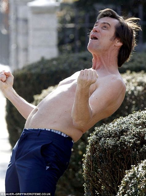 Jim Carrey Strips His Shirt Off On 30 Rock Daily Mail Online