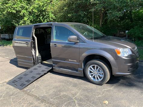 Photos of the dodge grand caravan: 2020 Dodge Grand Caravan | Stock: W95077 | Wheelchair Van ...