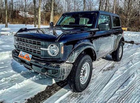 Front license plate placement on Antimatter Blue Base Bronco | Page 3