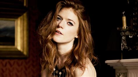actress redhead rose leslie wallpaper resolution 1600x900 id 902496