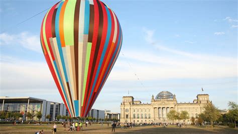 Looking for a good deal on film balloon? Heiße Kinowerbung: Ballon über dem Reichstag | W&V