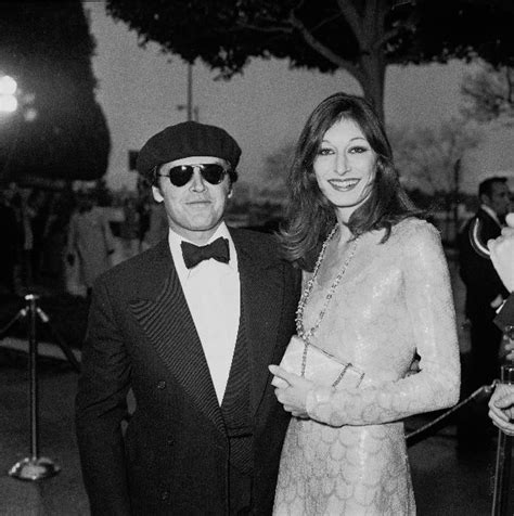 A Look Back When Jack Nicholson And Anjelica Huston Were Together