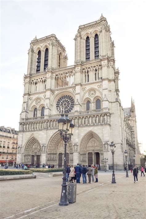 Iphone Notre Dame Cathedral Wallpaper - Free 4K Wallpaper