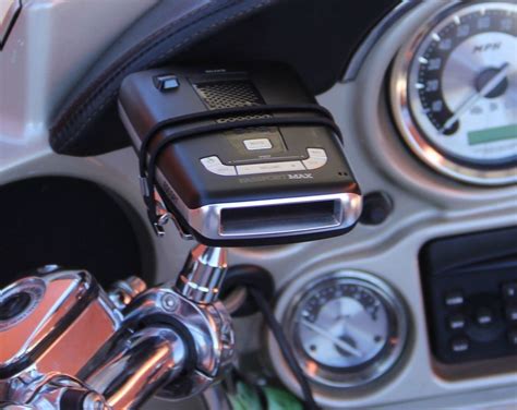 This means many drivers are still using these electronic gadgets to. Motorcycle Radar Detector Handlebar Mount - RadarBusters.com