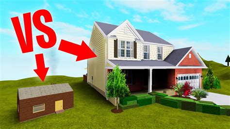 Build The Biggest House In Roblox Challenge Youtube