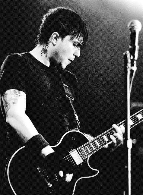 Frank Iero Mcr Guitarist Emo Bands Music Bands Frank Lero Of Mice