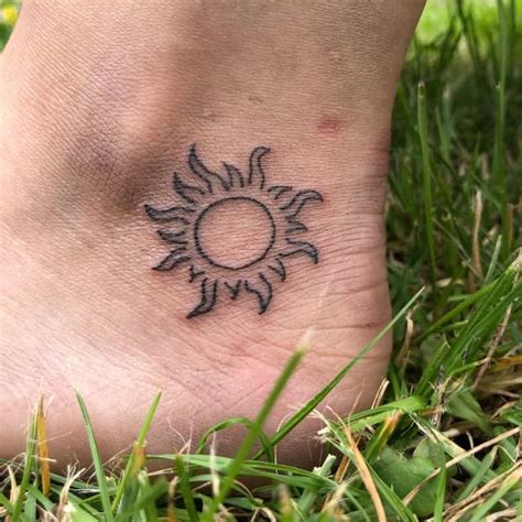 Cheery Simple Sun Tattoo Ideas Inspiration Guide