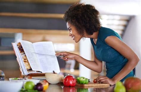 The Very Real Psychological Benefits Of Cooking For Other People Huffpost