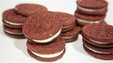 red velvet oreo a taste test of the limited edition cookies