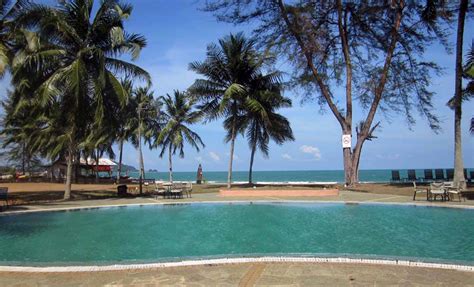 All 247 rooms offer free wifi, balconies, and tvs with cable channels. Cherating, Malaysia: the Legend or Payung Guesthouse ...