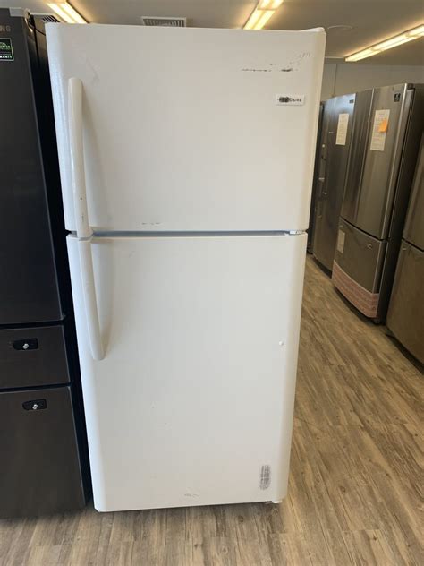 Frigidaire 20 4 Cu Ft White Top Freezer Refrigerator Freedom Scratch