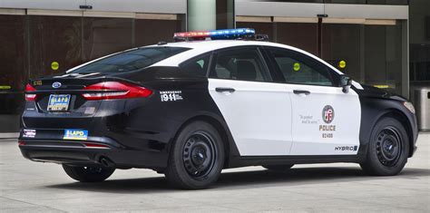 In fact, the very first police car anywhere was a wagon powered by electricity ford's first police package appeared in 1950, followed by chevrolet in 1955, and dodge in 1956. Ford Fusion Police Responder Hybrid: First 'pursuit-rated ...