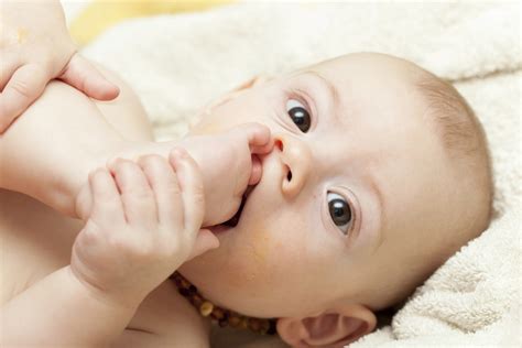 Bébé 4 Mois éveil Développement Santé Et Alimentationparentsfr