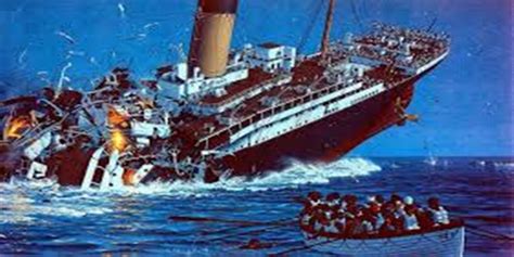Setelah tenggelam sedalam 354 kaki, ternyata masih ada 23 awak kapal yang masih hidup. 5 Hal Yang Tidak Kamu Ketahui Dibalik Kisah Tragis Kecelakaan Kapal Titanic | Inafeed.com