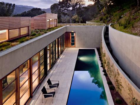 Kentfield Hillside Residence Rises Under A Green Roof North Of San