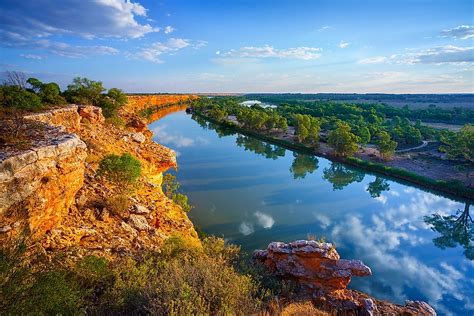 The river is located in northwest of borneo. Longest Rivers In Australia - WorldAtlas.com