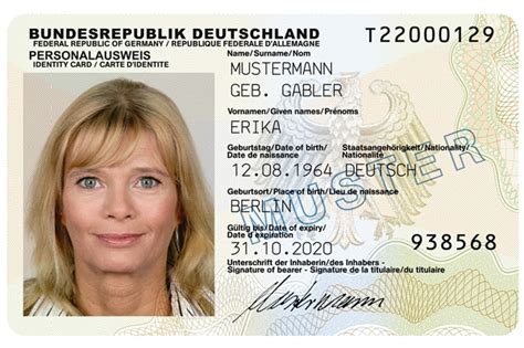 Sie haben ihren alten personalausweis nicht mehr, zum beispiel weil er gestohlen wurde oder weil sie ihn verloren haben; Rathaus Duisburg Hamborn Personalausweis