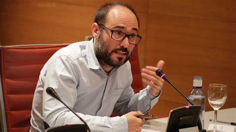 El pp no es un partido, es una banda. El PP desnuda a Podemos en el Senado con los casos de ...