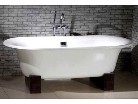 A jacuzzi is a brand of hot tub which is so popular that many hot tubs of different brands are called jacuzzi's. Bathroom: Choose Your Best Standard Bathtub Size And Type ...