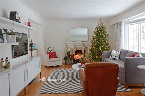 See more ideas about l shaped living room layout, l shaped living room, room design. Christmas House Tour - Dining and Living Room | L shaped ...