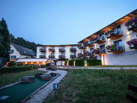Im haus sind ebenerdig zwei betreute wohngemeinschaften entstanden. Hotel Waldblick - Schenkenzell im Schwarzwald: Hotels ...