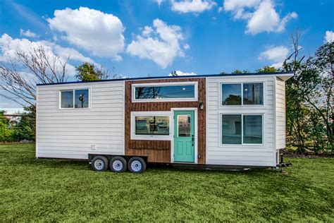 This tiny house professionally built by indigo river tiny homes weighs only 6,280lbs! Magnolia by Indigo River Tiny Homes - Tiny Living