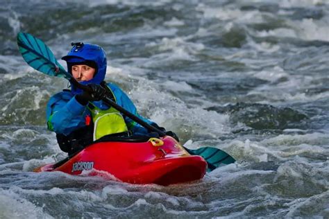 What To Wear Kayaking 3 Different Weather Scenarios