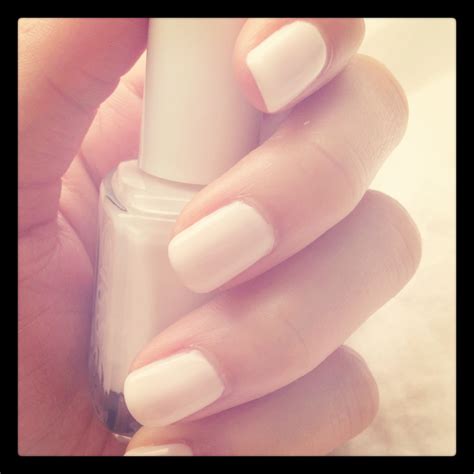 The Beauty Muse Ment Essie Babys Breath