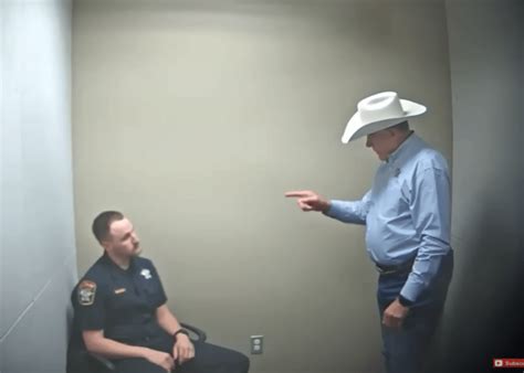 Texas Sheriff Scolds Detention Officer During Arrest For Bringing Contraband Into Lockup