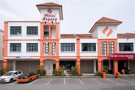 Sri langit hotel klia places you 6.1 mi (9.8 km) from sepang international circuit. OYO 698 Hotel Sepang, a great base from which to explore ...