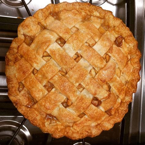 Preheat the oven to 425 f and line a large baking sheet with parchment paper. homemade Perfectly pretty apple pie : food