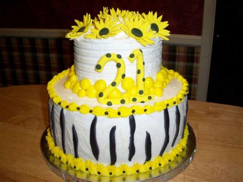 It can be a time to go party all that you can and celebrate you stepping into a new era in your life. Twenty First Birthday : Cake Ideas by Prayface.net