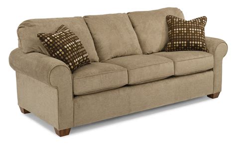 Smooth edges, rolled arms, & exposed block legs give the thornton fabric sofa its classic appeal. Thornton | Flexsteel.com