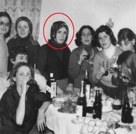 Akp'li cumhurbaşkanı tayyip erdoğan'ın eşi emine erdoğan, israfın önlenmesine yönelik yapılan bir toplantıda yaptığı konuşmada türkiye'den hilafetle yönetilen bir ülke gibi bahsetti. Zukunftsvision: Kein EU-Beitritt der Türkei (Seite 249 ...