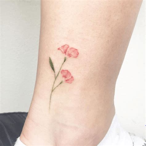 Beau bouquet du haut du dos tatouage. Image de Fleur: Tattoo Fleur Avec Tige