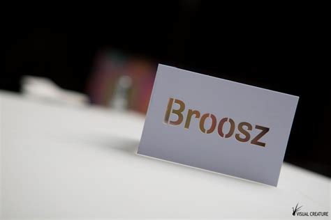 Never worry about the quality of your print products.we use high quality paper and ink to make you look good. Broosz: Custom made business cards - VISUAL CREATURE