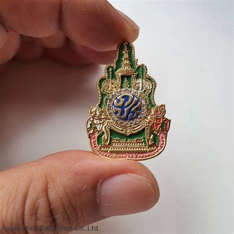 Commemorative Pin For The 60th Anniversary Of His Accession