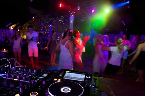 Nightlife In Maldives 10 Best Clubs And Pubs On The Island