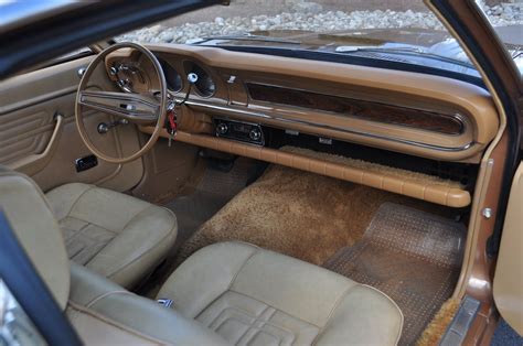 The home of inspiring design. 1972 Ford Maverick Interior (con imágenes) | Coches, Autos ...