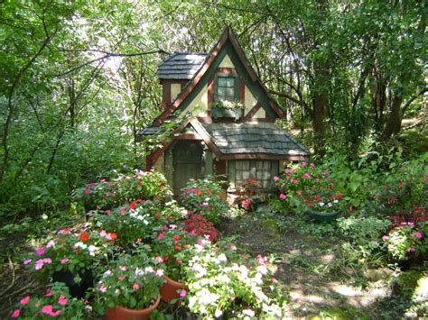 Fields of the wood is a religious park of more than 200 acres in cherokee county, north carolina, owned by the church of god of prophecy. cottage flower Cottage in the woods - Nature Flowers HD ...