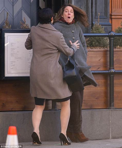Carrie Anne Moss Shares Lesbian Kiss For Netflix S A K A Jessica Jones Daily Mail Online